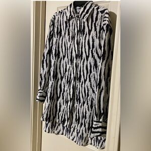 Glam Shirt Women’s Black & White Button Down Oversized Size Medium
